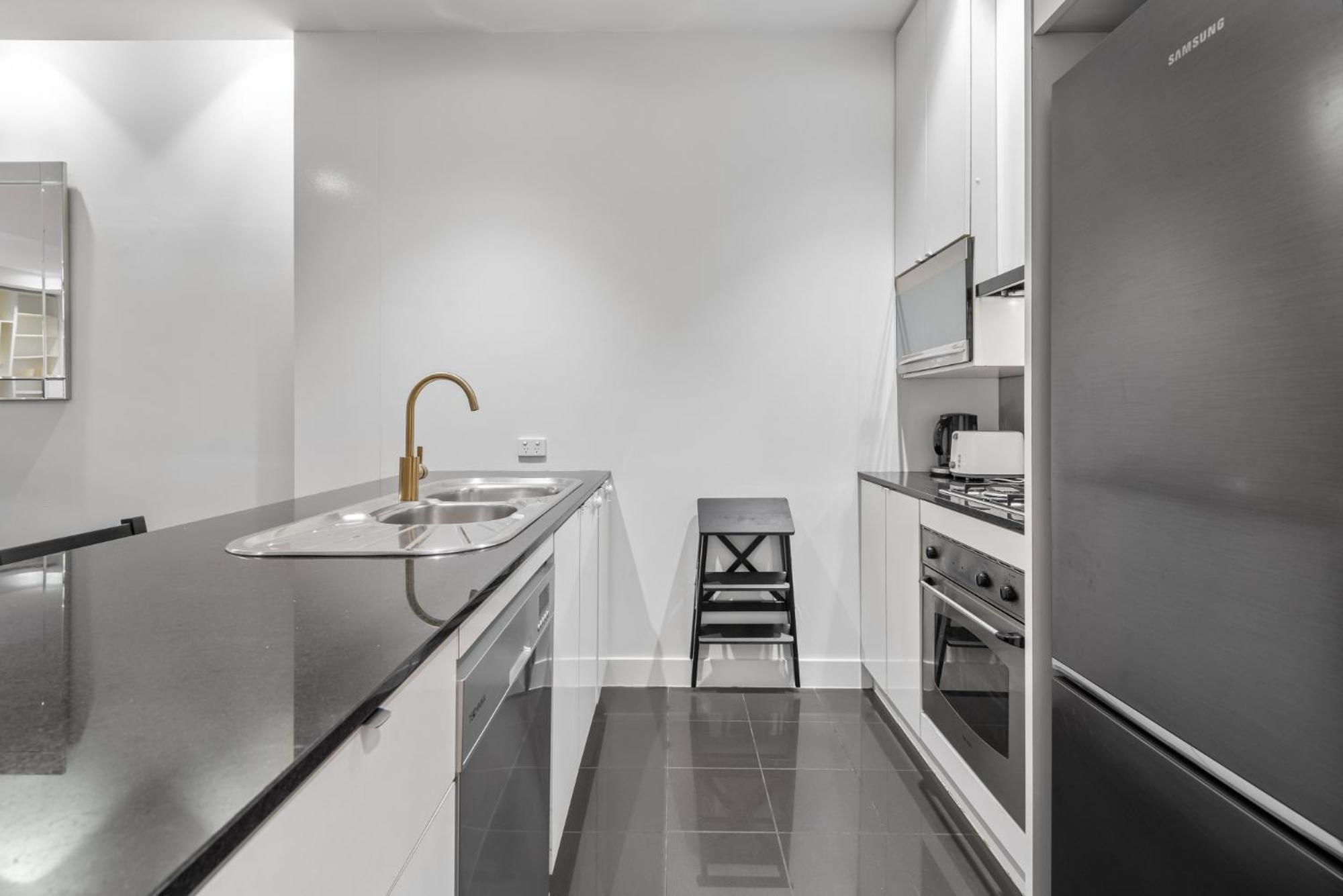 Stylish And Spacious 2-Bed Apartment Melbourne City Exterior foto